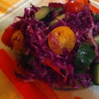 紫キャベツの彩りサラダ
